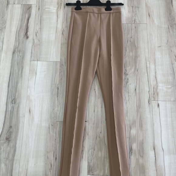 MaxMara Pants - MaxMara Elegant Beige fitted pant.